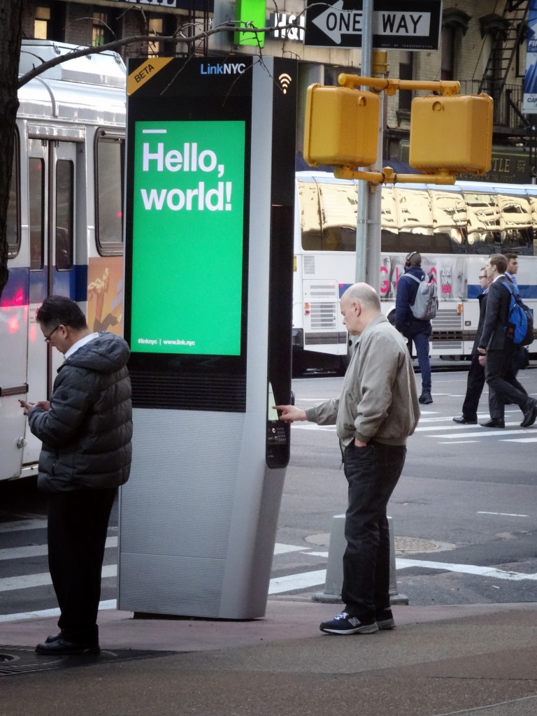 Checking bus Arrival Time on a LinkNYC