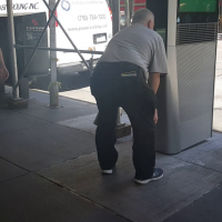 Using a LinkNYC Device for Free Phone Calls