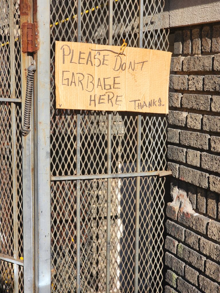 PLEASE DONT GARBAGE HERE